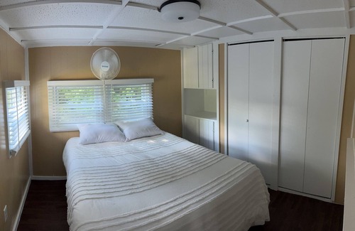 Lincoln House | Cozy newly renovated private mobile home at coldstream with boat launch close by