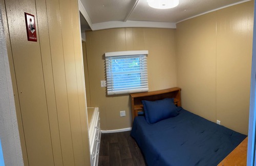 Lincoln House | Cozy newly renovated private mobile home at coldstream with boat launch close by