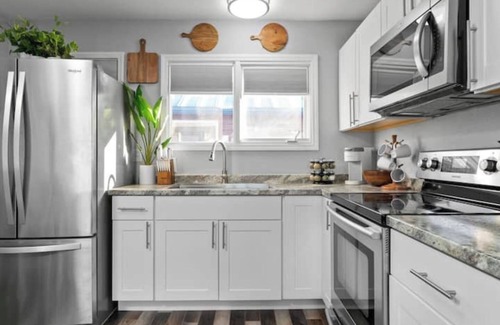 North Star Apartment | Cozy, newly renovated 1-bedroom unit -1