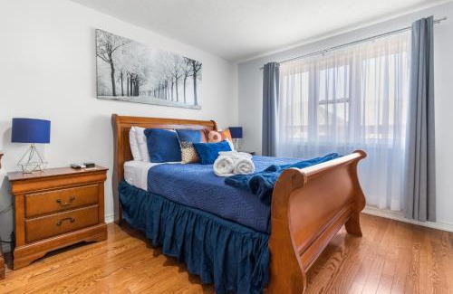 Glendale House | Cozy Niagara Retreat Near Wineries & Falls
