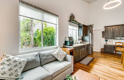 Laurel House | Cozy Nokomis Apartment - 2 Mi to Beach!