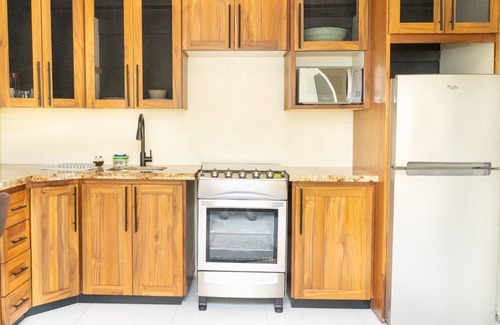 Port of Spain Apartment | Cozy Nook nestled in the Santa Cruz Valley. nQueen sized bed Hot and cold shower