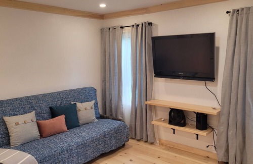 Parry Sound House | Cozy Nordic Hygge Stay in Parry Sound