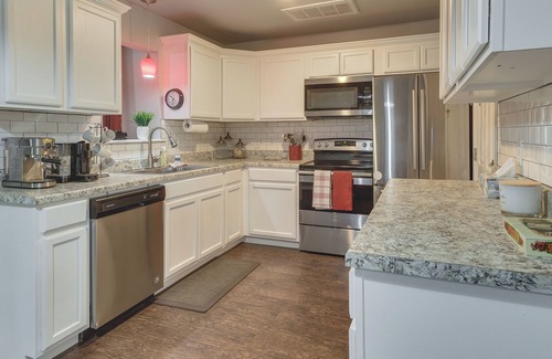 Norman House | Cozy Norman Home: 4 Mi to Oklahoma University!