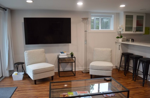 Crown Hill Apartment | Cozy North Seattle 1-Bedroom with Private Patio for Long Term Stays 30 days +