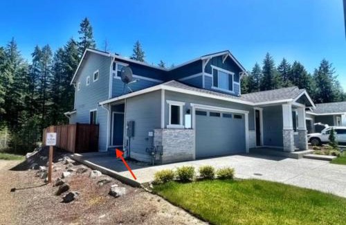 Port Orchard Apartment | Cozy Oasis in Port Orchard - Private 1BR Suite with Trails
