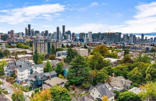 Capitol Hill Apartment | Cozy Oasis in the heart of Capitol Hill