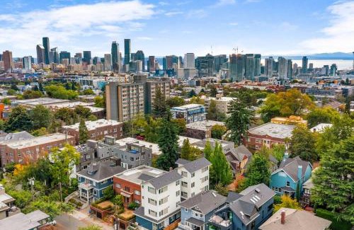 Capitol Hill Apartment | Cozy Oasis in the heart of Capitol Hill