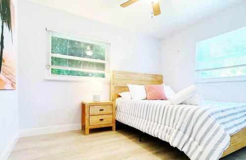 Ocala House | ☀︎ Cozy Ocala Retreat ☀︎ 4 BDR Home 5 min to DnTwn
