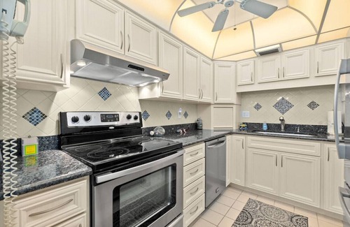 Ormond-by-the-Sea Condo | Cozy Ocean Condo with Pool & More