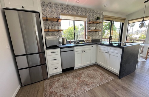 Pacific Palisades House | Cozy ocean view mobile home in amazing Pacific Palisades with AC, WiFi & Laundry