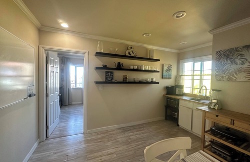 Sand Section Apartment | Cozy Ocean View apartment in North Manhattan Beach