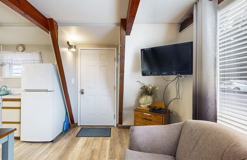 Otter Rock Ski Chalet | Cozy Oceanfront A-Frame Chalet with WiFi & Terrific Views