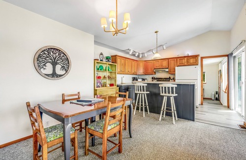 Vashon Island House | Cozy oceanfront home with amazing beach views & alfresco deck