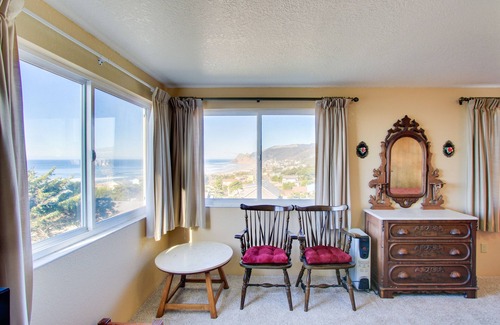 Roads End Apartment | Cozy Oceanview Home with the Best Vistas in Road's End - Dogs Welcome