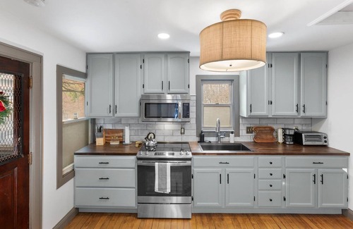 Hyde Park Apartment | Cozy on Kendall