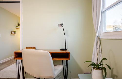 Herndon Apartment | Cozy One Bed Apartment in Heart of Herndon