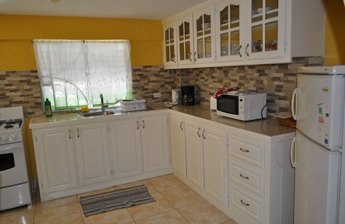 Providence Apartment | Cozy One Bedroom Apartment In Paradise