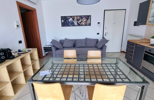 Gallarate Apartment | Cozy one-bedroom apartment with large balcony 10 minutes from Milan Malpensa. WiFi.