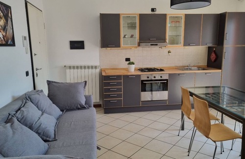 Gallarate Apartment | Cozy one-bedroom apartment with large balcony 10 minutes from Milan Malpensa. WiFi.