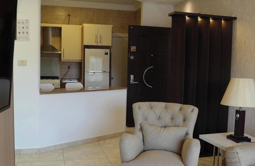 Ash Shumaysani Apartment | Cozy One Bedroom Apartment, J09