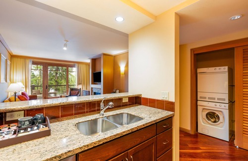 Cle Elum Condo | Cozy ONE Bedroom in Suncadia with Heated Pool Access