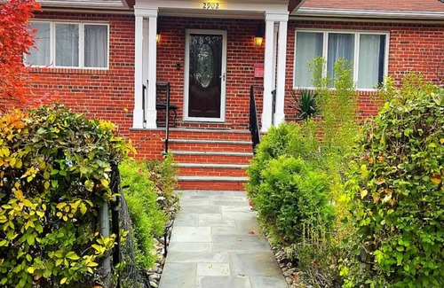 Wheaton-Glenmont Apartment | Cozy one bedroom apartment in charming Home in Silver Spring with WiFi