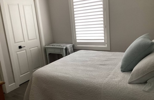 Wheatley Bed & Breakfast | Cozy, one level lake property Bed and Breakfast on the shores of Lake Erie