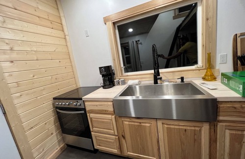 Colorado City Cabin | Cozy Orchard cabin with garden, vineyard in delightful Hildale