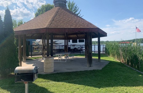 Otter Lake Cabin | Cozy Otter Lake Cabin