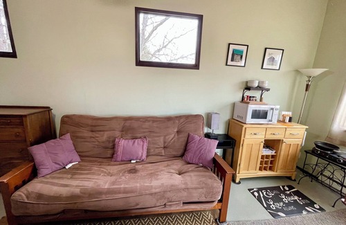 Westminster Apartment | Cozy out of the way studio retreat with AC and WiFi in charming Westminster