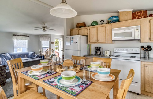 Pacific City House | Cozy Pacific City Home with Spacious Living Room is Near Restaurants and Beach!