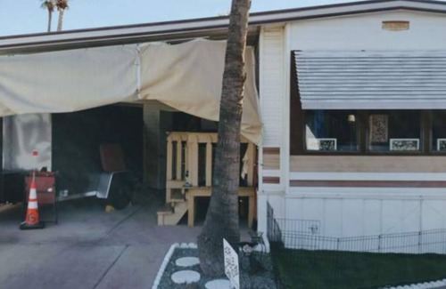 Apache Junction House | Cozy Park Model home in a 55+ resort located in Apache Junction, Arizona