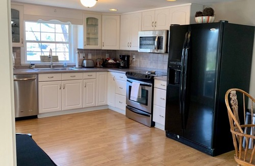 Denver House | Cozy Peaceful Lake house on Lake Norman w/boat parking Great back porch Sunsets!