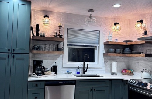Bella Vista House | Cozy, peaceful retreat among mature trees. Pet friendly & Back 40 access!