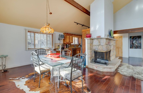 Effort House | Cozy Pennsylvania Home w/Pool Table & Pool Access