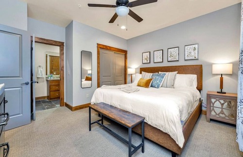 Branson Condo | Cozy Penthouse Christmas Getaway!