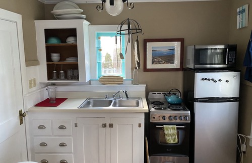 Ogunquit Apartment | Cozy, perfect location, dog friendlynUpdated calendar with more availability!