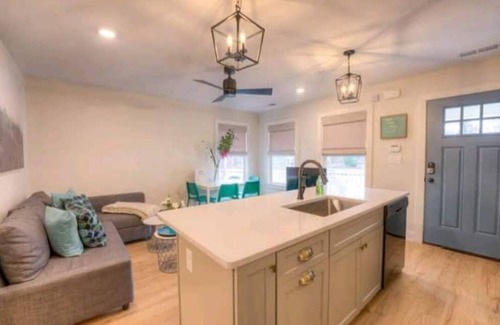 Cooper-Young Historic District House | Cozy pet friendly 2 bedroom Cooper Young downtown