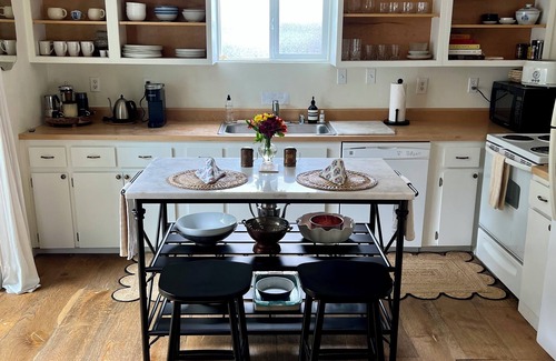 Westhaven-Moonstone Cottage | Cozy pet friendly cottage, 2 minute drive to Moonstone Beach