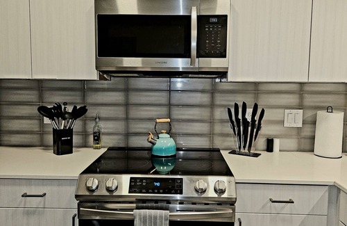 Madison Apartment | Cozy, Pet Friendly, Prime Location, High Speed Internet