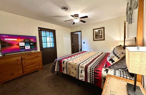 Pigeon Forge Other | Cozy Pigeon Forge Cabin Near Parkway: Hot Tub, Mountain Views & Pet Friendly!