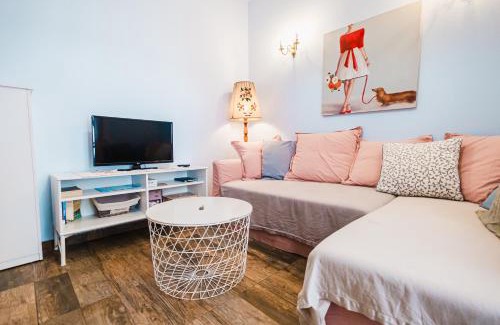 Koukaki Apartment | Cozy Place Near Acropolis!