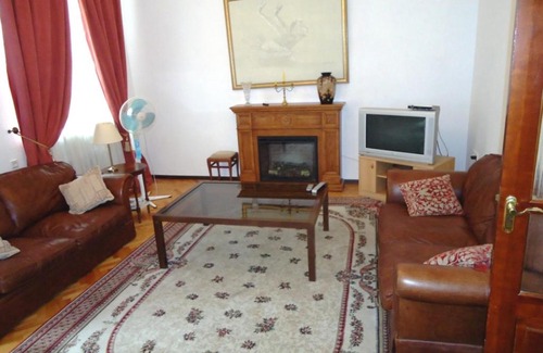 Afanasivsʹkyy Yar Apartment | Cozy place near Golden Gates