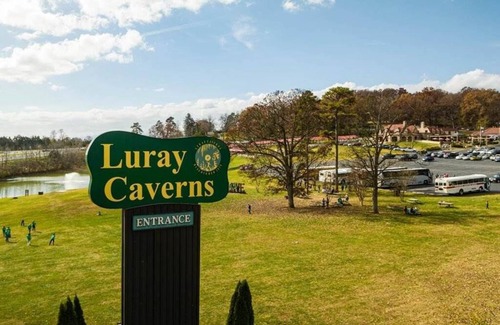 Luray House | Cozy place near Shenandoah National Park, Luray Caverns & 30min to Massanutten!