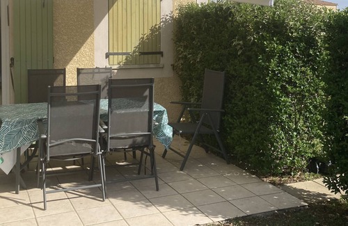 Beziers Cabin | Cozy place on the edge of the Canal du Midi