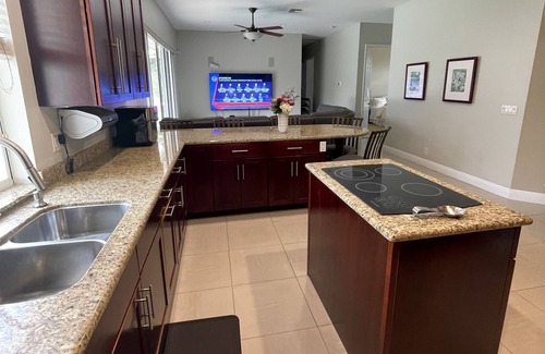 Hunt Club House | Cozy pool house in Loxahatchee.