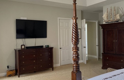 Hunt Club House | Cozy pool house in Loxahatchee.