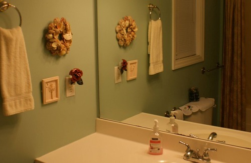 Port Royal Cottage | Cozy Port Royal Cottage, 2 miles from Parris Island Marine Base near Beaufort SC