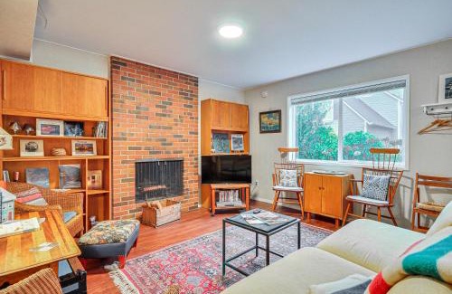 Markham Apartment | Cozy Portland Vacation Rental about 6 Mi to Downtown!